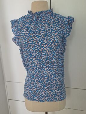 W5 Blue Floral Ruffle-Neck Sleeveless Top